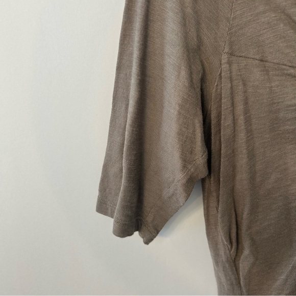 Deletta from Anthropologie Women’s Brown Short Sleeve V-Neck Tee, Size Large - Picture 3 of 8